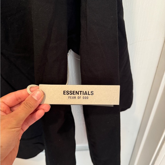 BNWT •• Fear of God Essentials Long Sleeve Black T Shirt - Picture 4 of 4